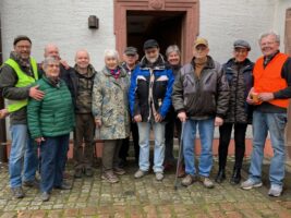 Fast die ganze Frühjahrsputzgruppe - Frühjahrsputz (April 2023) | Foto: Heike Sichting